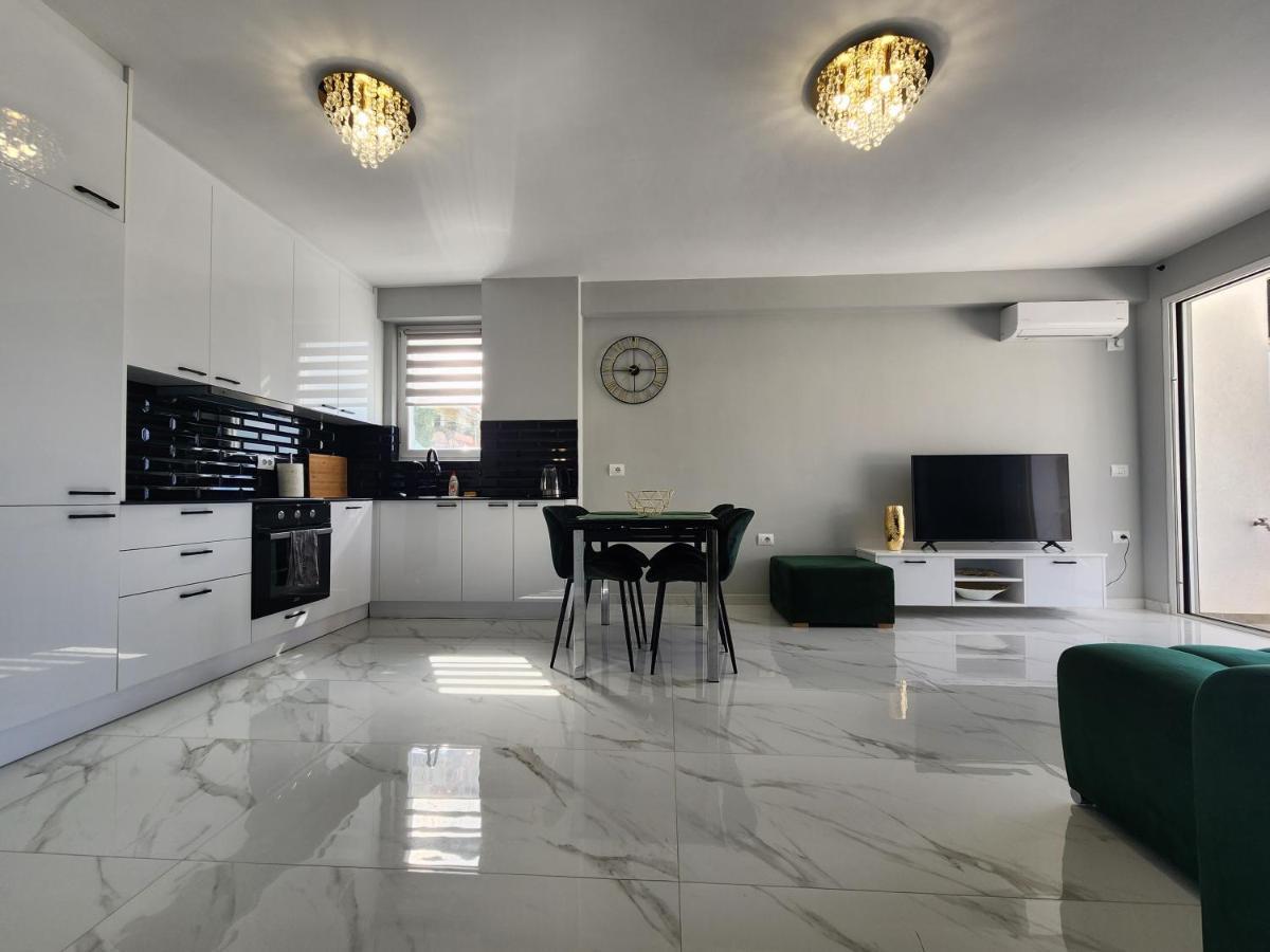 Amazing Sea View Apartment Саранде Екстериор снимка
