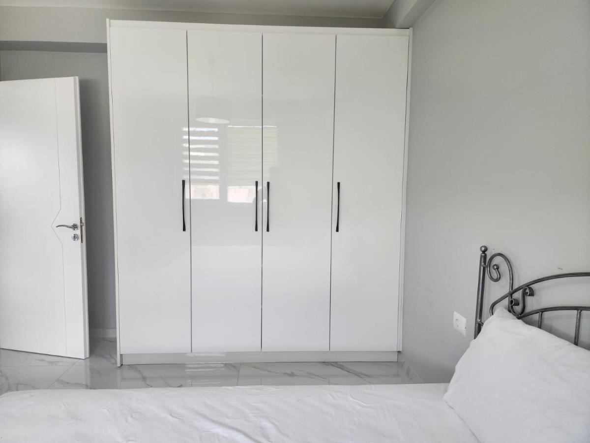 Amazing Sea View Apartment Саранде Екстериор снимка